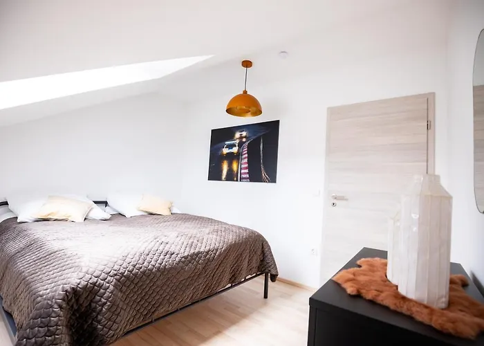 Design-ferienwohnung In Am Nuerburgring: Platz Fuer 6, Kueche, Wifi, Netflix Апартаменты Кельберг