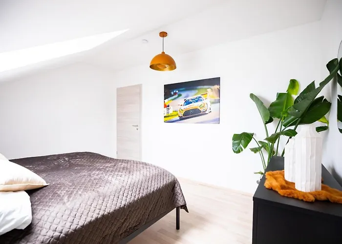 Lägenhet Design-ferienwohnung In Am Nuerburgring: Platz Fuer 6, Kueche, Wifi, Netflix *