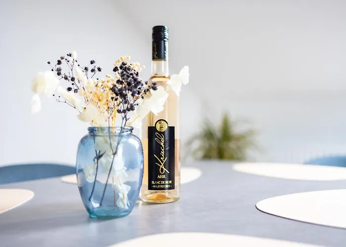 Design-ferienwohnung In Am Nuerburgring: Platz Fuer 6, Kueche, Wifi, Netflix Апартаменты *